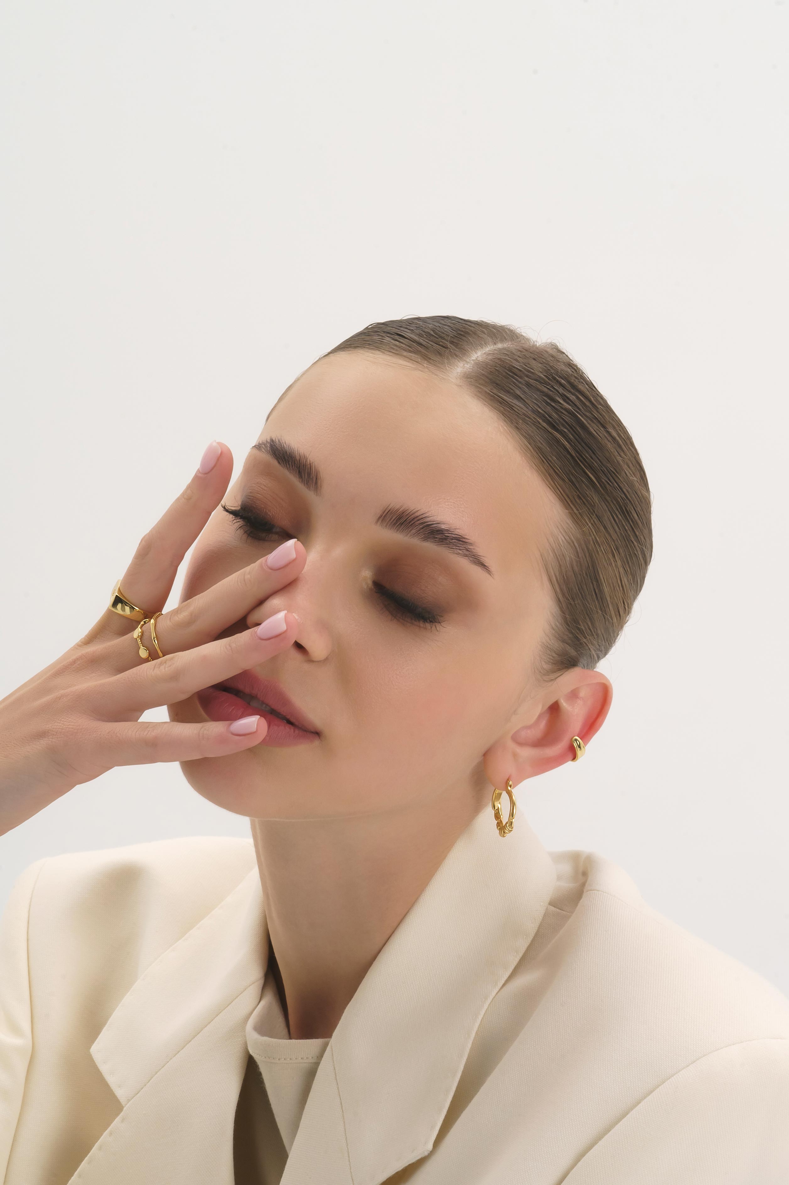 Celyssa Aurelia Minimal Ear Cuff