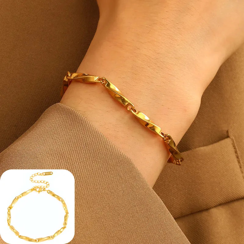 Celyssa Minimal Twist Bracelet