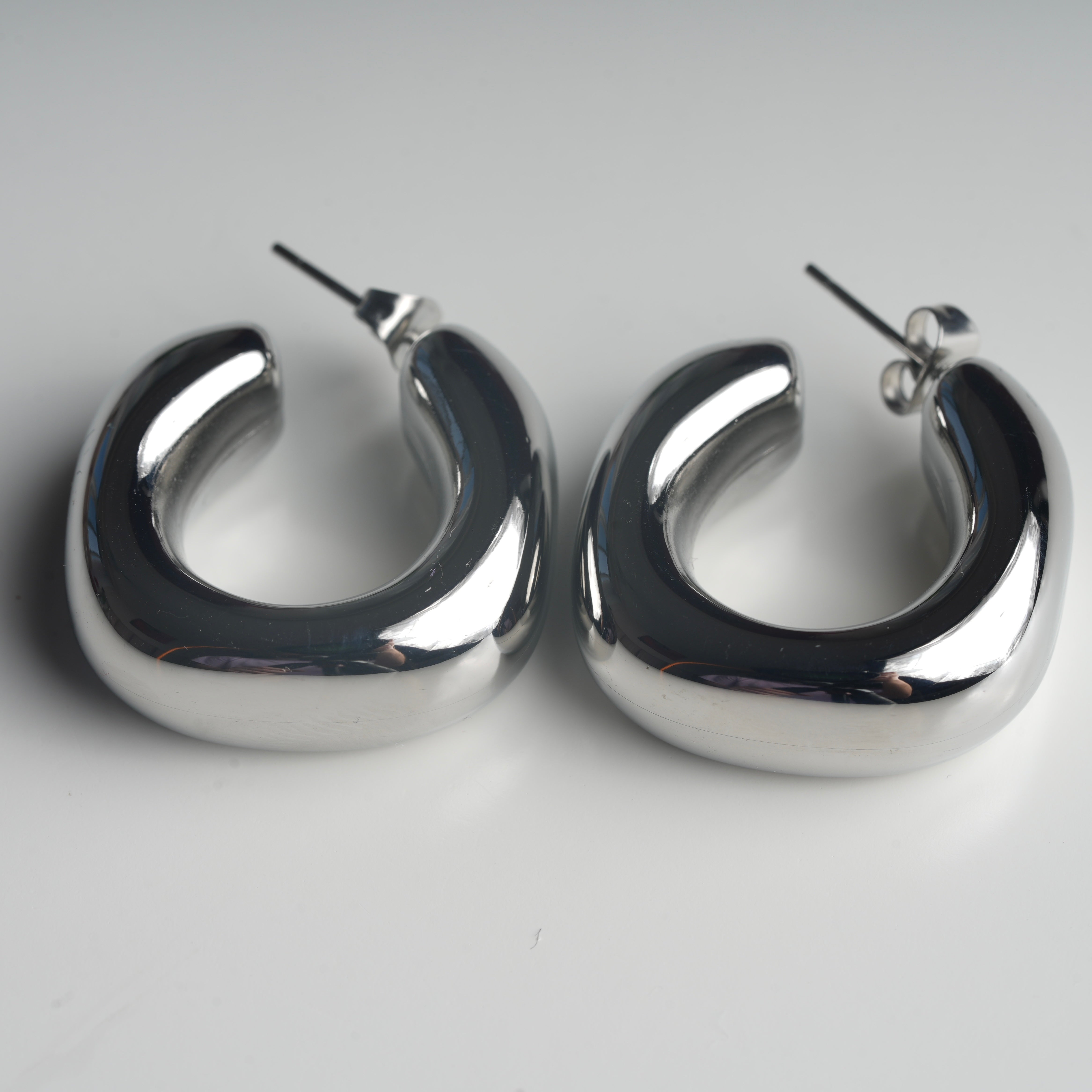 Celyssa Elara Square Pavé Hoops