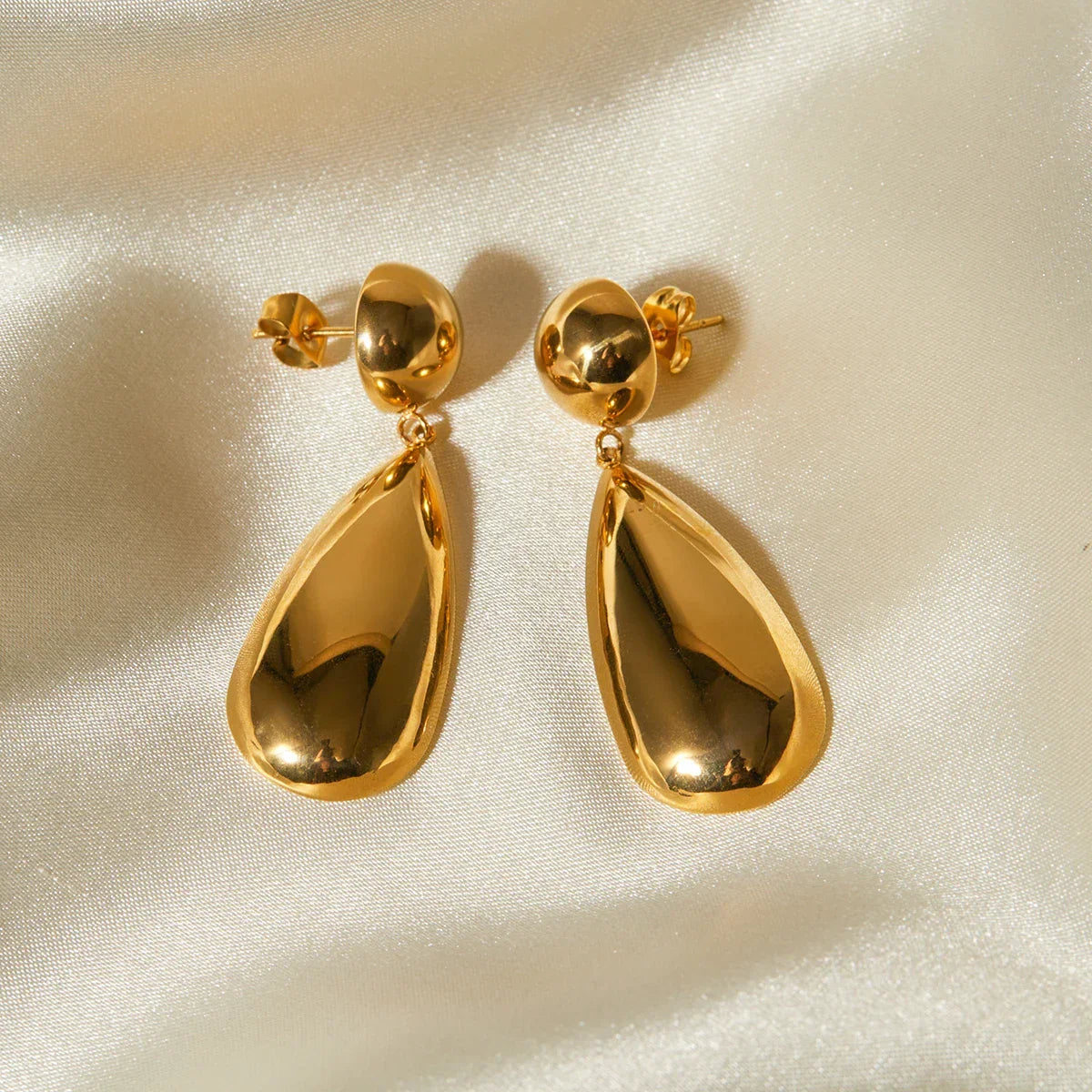 Celyssa Goccia Sculpted Teardrop Earrings
