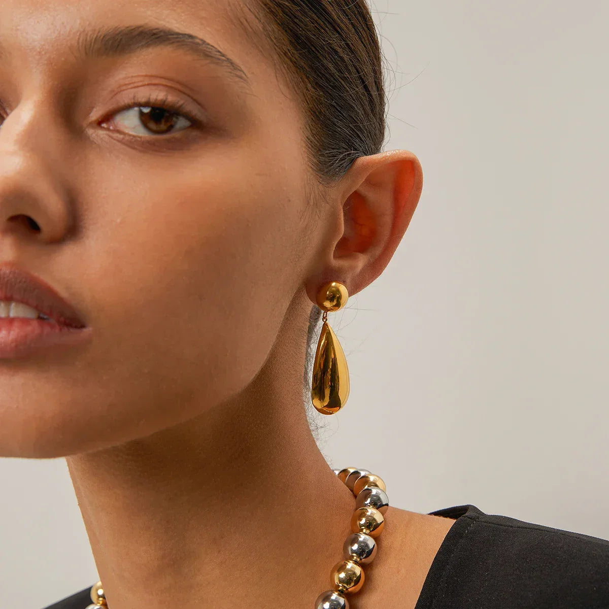 Celyssa Goccia Sculpted Teardrop Earrings