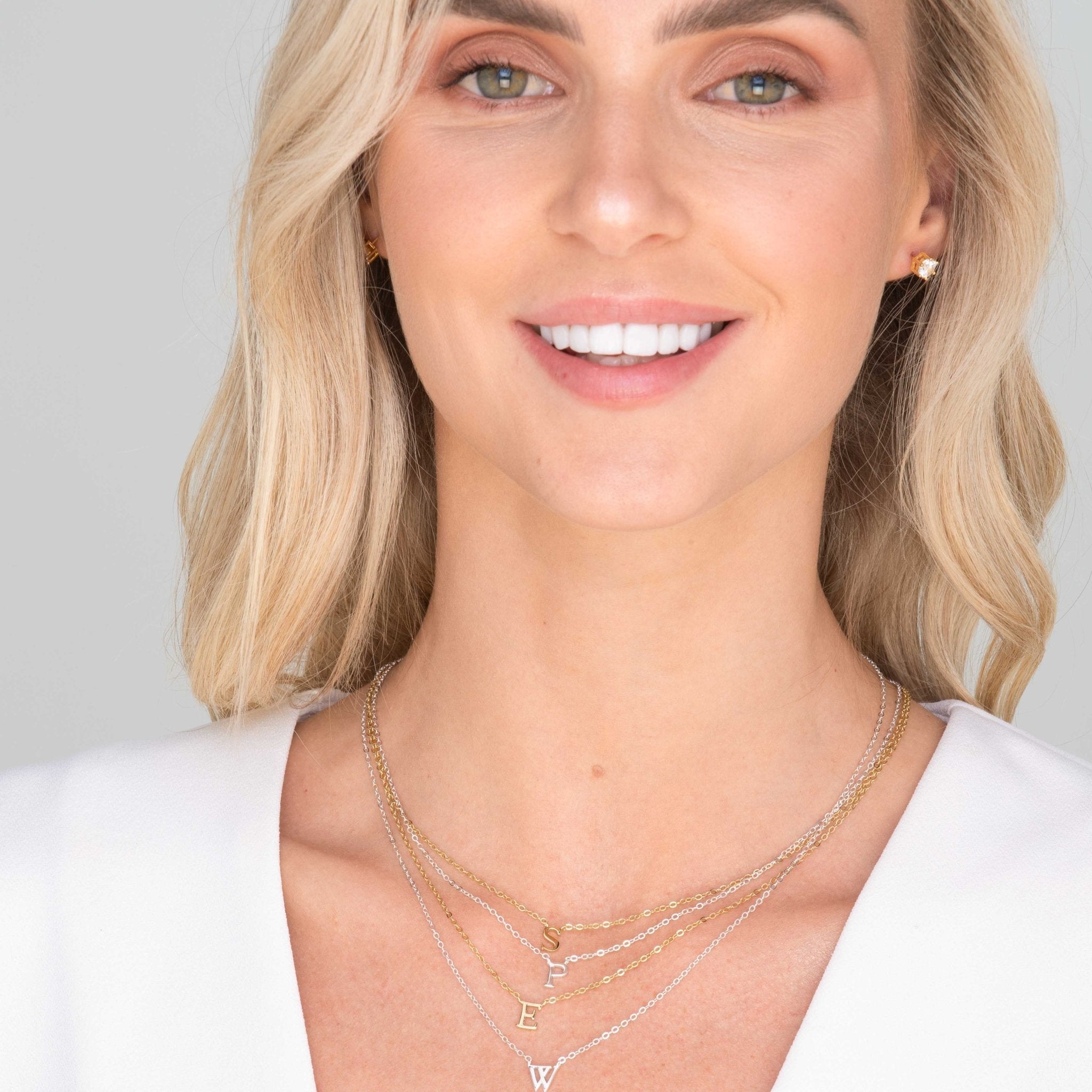 Celyssa Script Initial Letter Necklace in Gold / L
