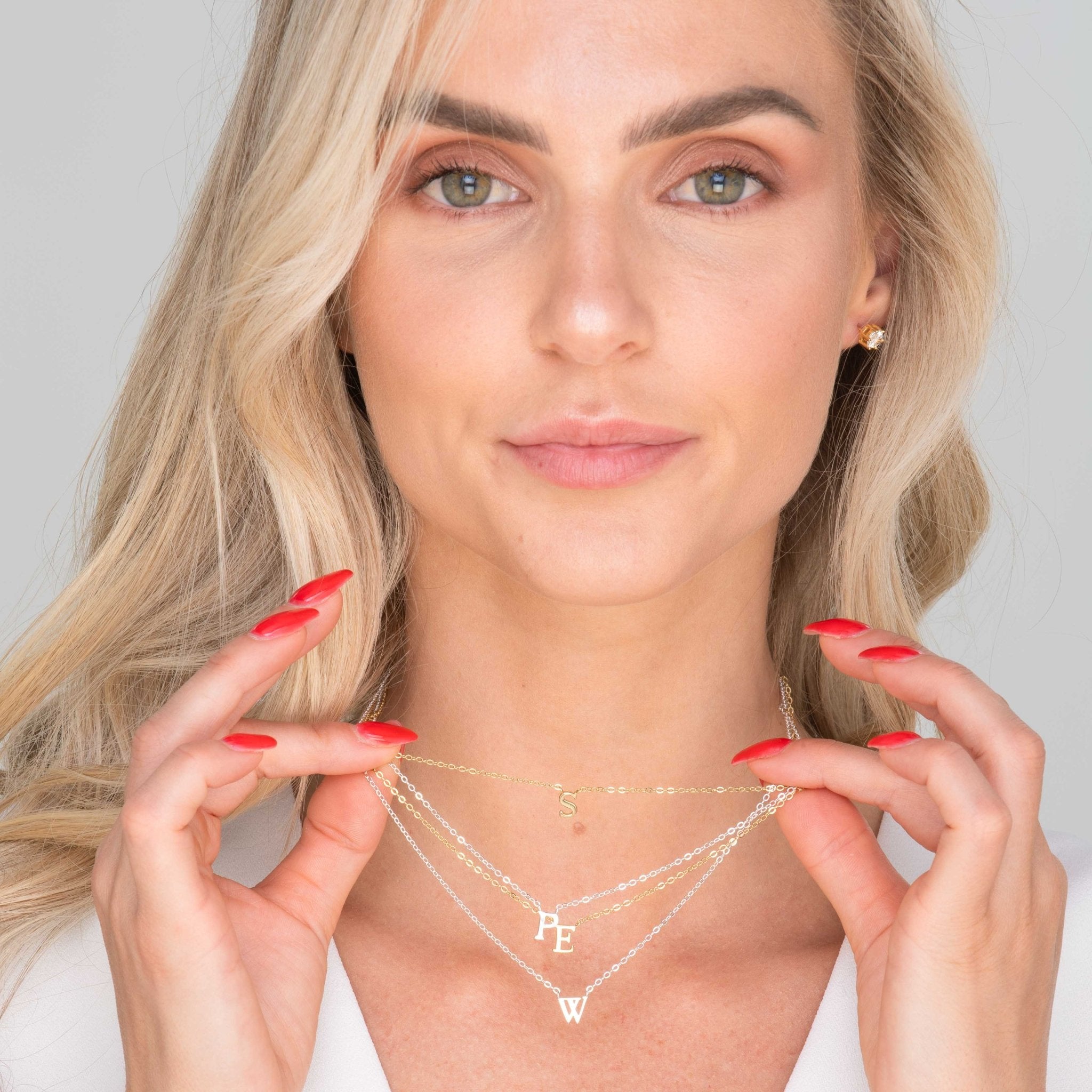 Celyssa Script Initial Letter Necklace in Gold / N
